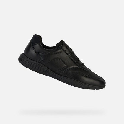 Sneaker nera in pelle